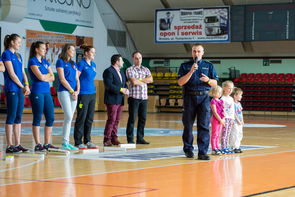 "Bądź widoczny - noś odblaski". Fot. Łukasz Jaracz