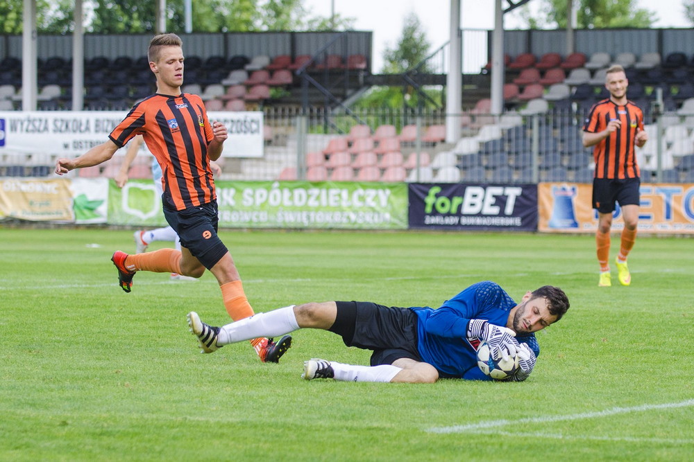 Ostrowiec Świętokrzyski - Karpaty Krosno. Fot. Karol Słomka