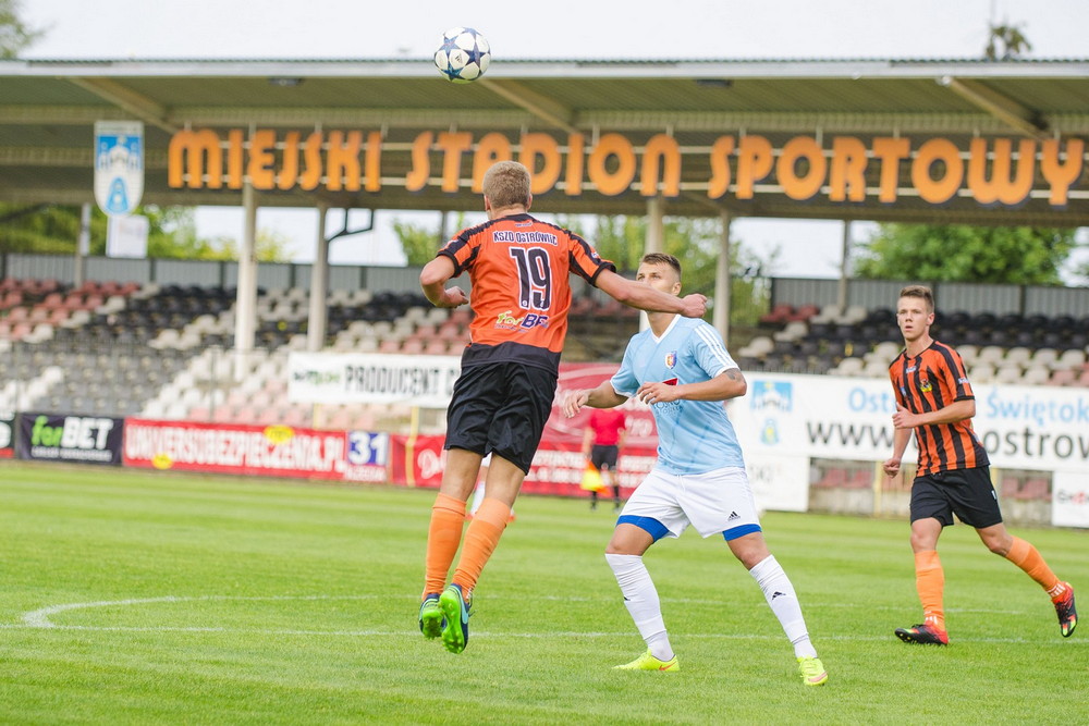 Ostrowiec Świętokrzyski - Karpaty Krosno. Fot. Karol Słomka