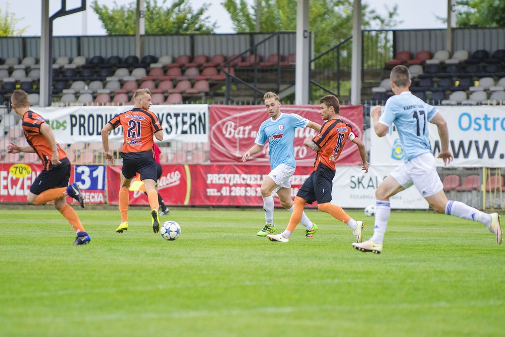 Ostrowiec Świętokrzyski - Karpaty Krosno. Fot. Karol Słomka