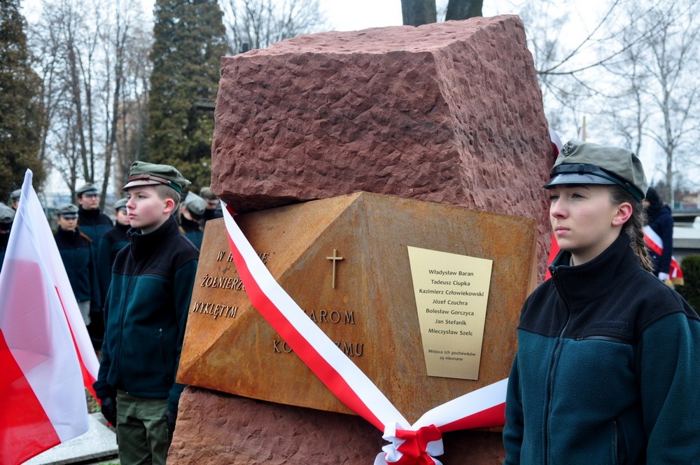 Odsłonięcie Obelisku Pamięci Żołnierzy Wyklętych. Fot. Piotr Dymiński