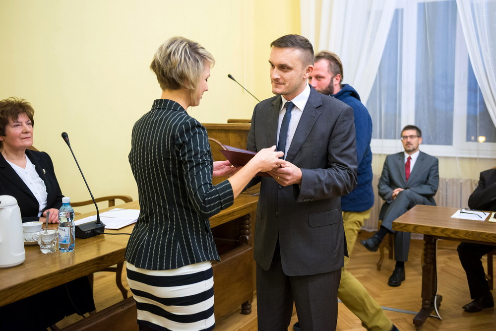 Radni Krosna zaczynają kadencję w dobrych humorach. Fot. Łukasz Jaracz