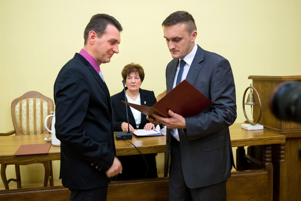 Radni Krosna zaczynają kadencję w dobrych humorach. Fot. Łukasz Jaracz
