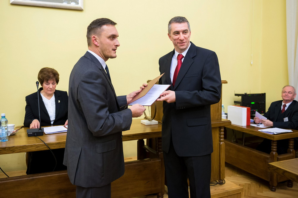 Radni Krosna zaczynają kadencję w dobrych humorach. Fot. Łukasz Jaracz