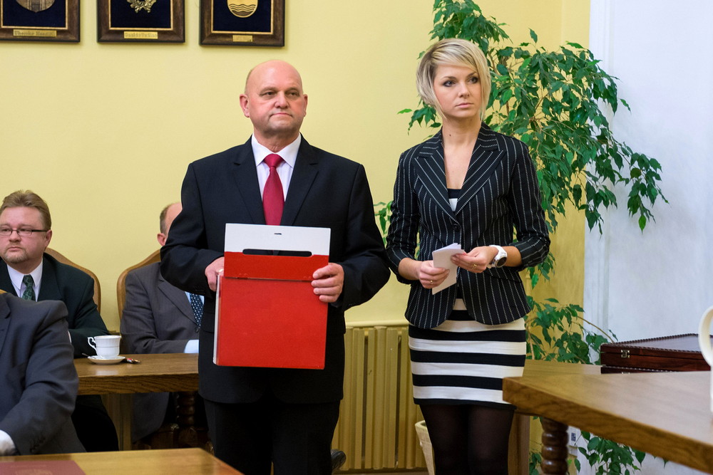 Radni Krosna zaczynają kadencję w dobrych humorach. Fot. Łukasz Jaracz