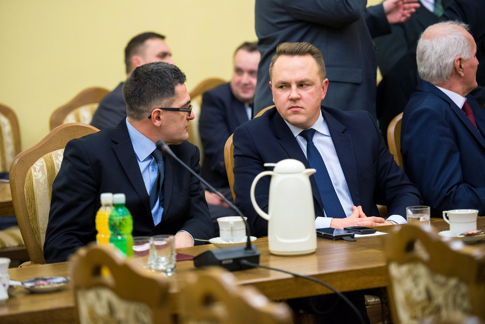 Radni Krosna zaczynają kadencję w dobrych humorach. Fot. Łukasz Jaracz