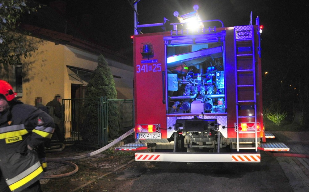 Spłonął garaż wraz z samochodem