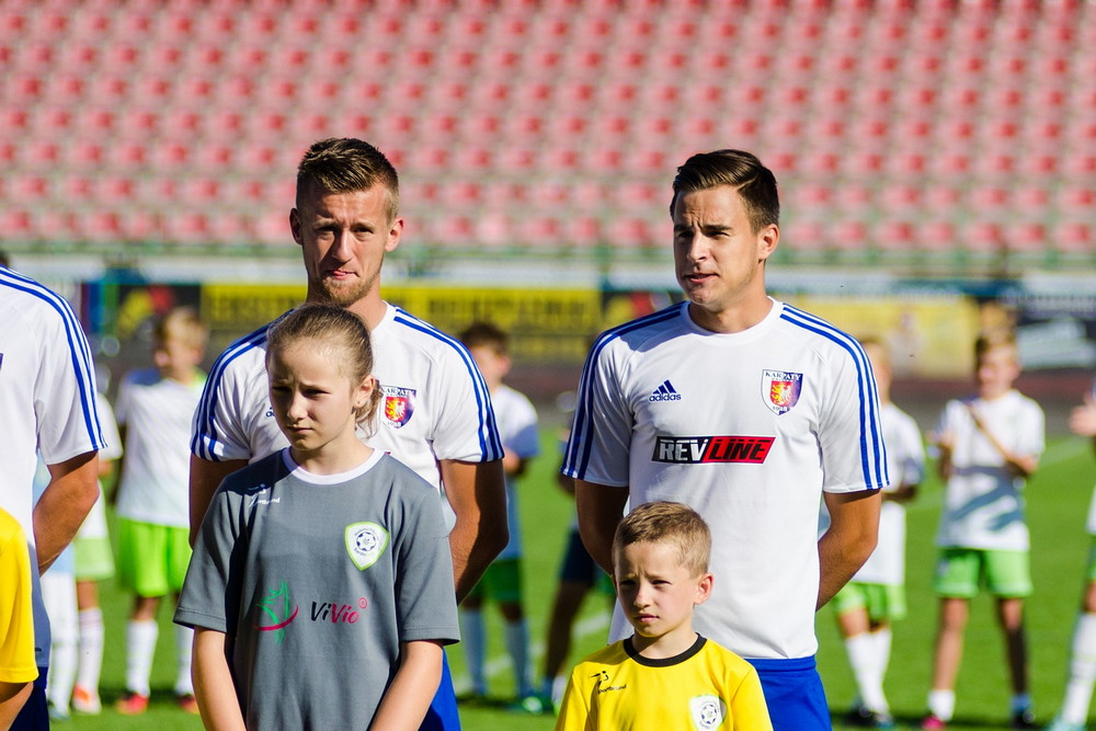 PIŁKA NOŻNA: prezentacja drużyn Karpat Krosno