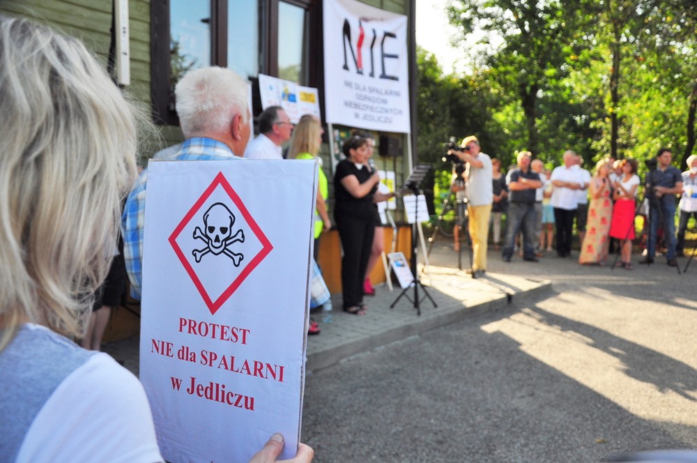 Protestowali przeciwko spalarni w Jedliczu!. Fot. Piotr Dymiński