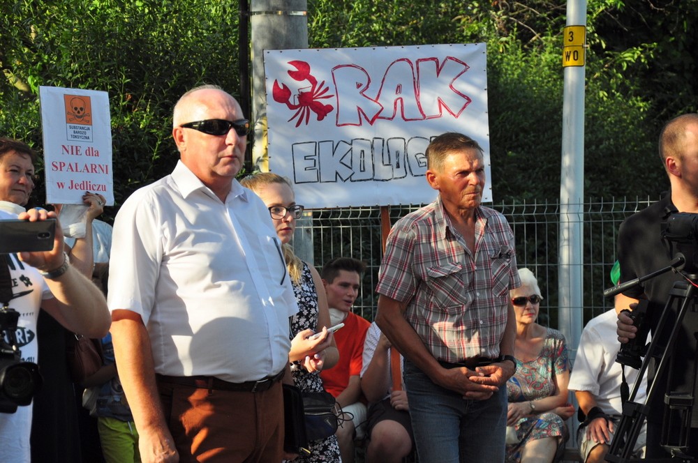 Protestowali przeciwko spalarni w Jedliczu!. Fot. Piotr Dymiński
