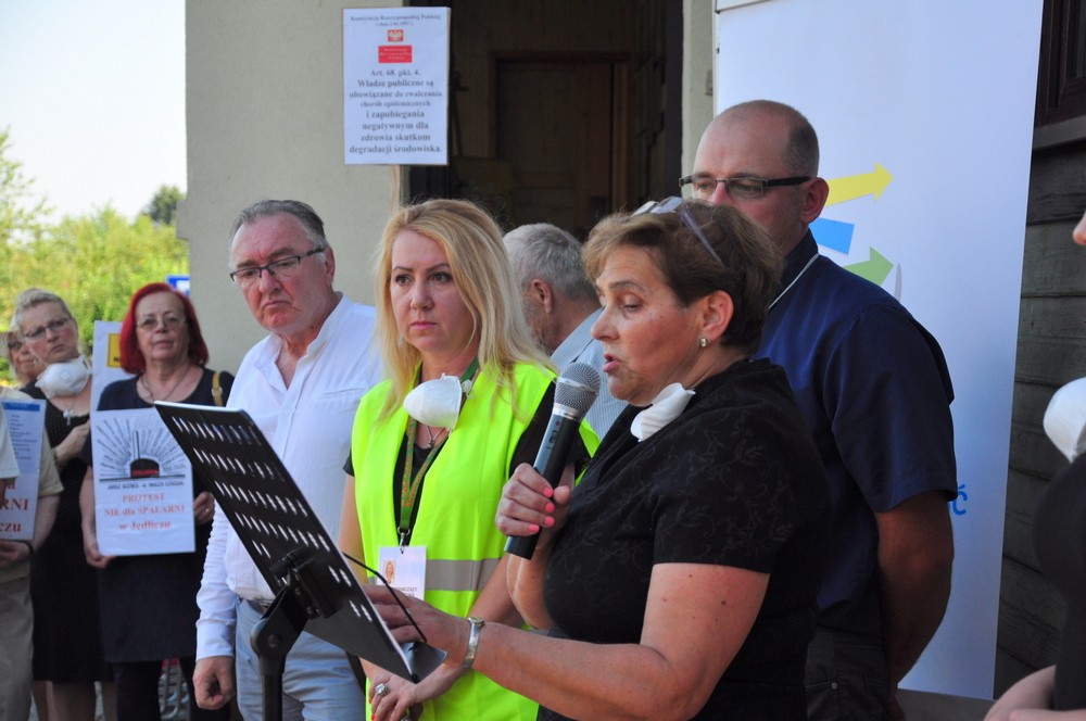Protestowali przeciwko spalarni w Jedliczu!. Fot. Piotr Dymiński
