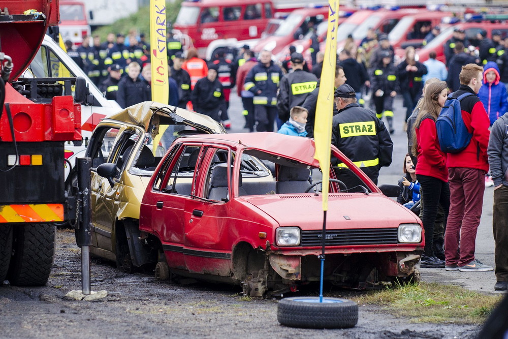 Ratownicy dla strażaka. Fot. Karol Słomka