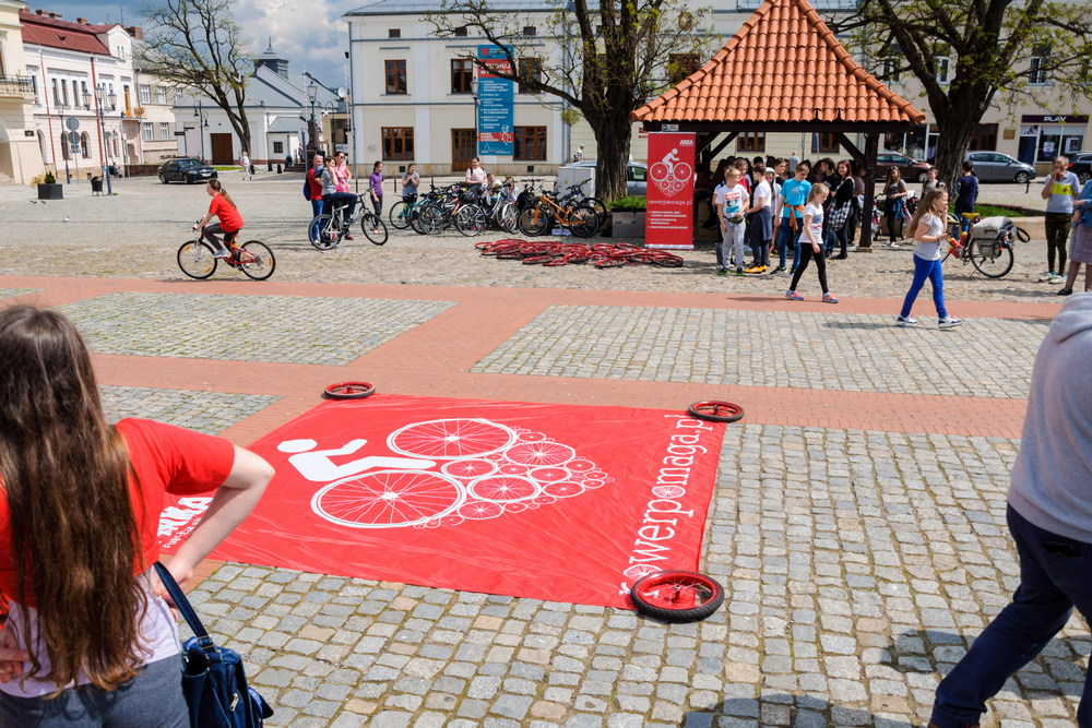 "Rower Pomaga". Fot. Piotr Dymiński