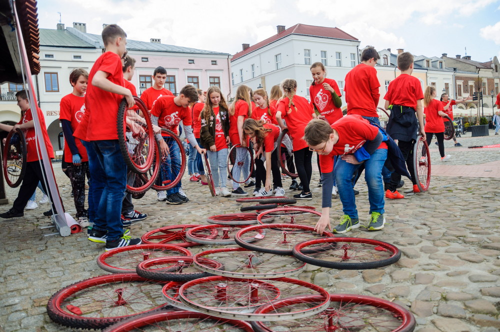 "Rower Pomaga". Fot. Piotr Dymiński