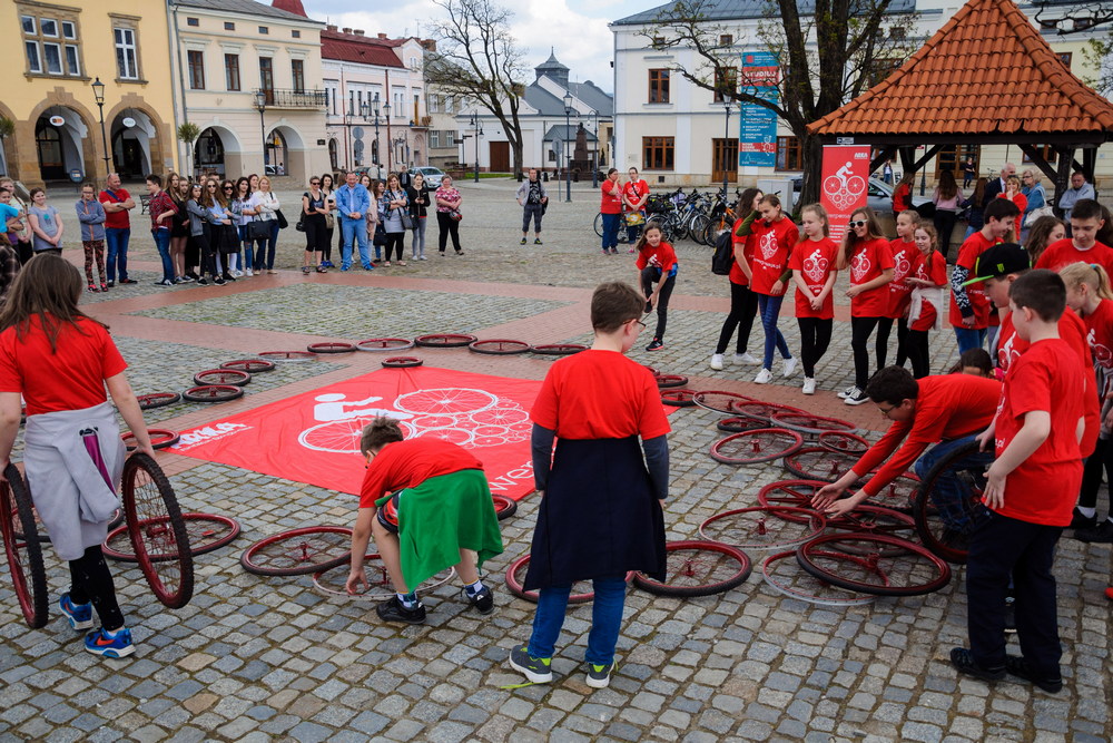 "Rower Pomaga". Fot. Piotr Dymiński