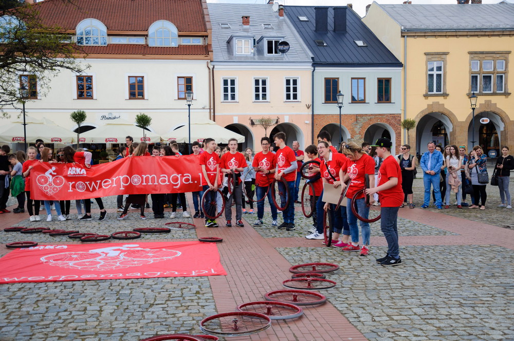 "Rower Pomaga". Fot. Piotr Dymiński