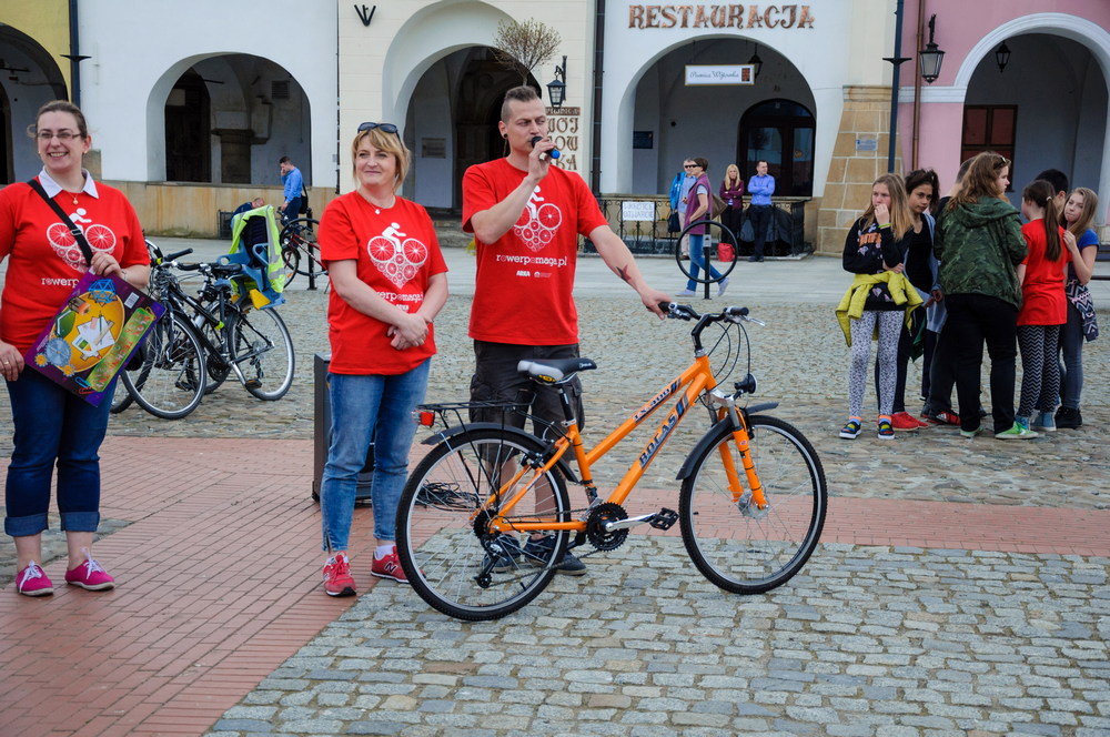 "Rower Pomaga". Fot. Piotr Dymiński