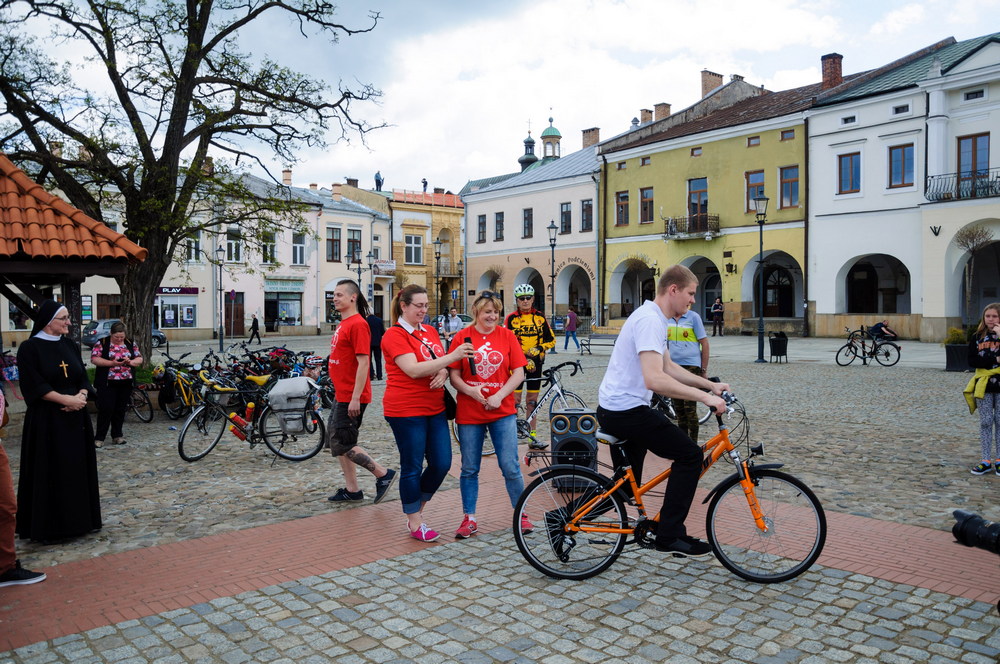 "Rower Pomaga". Fot. Piotr Dymiński