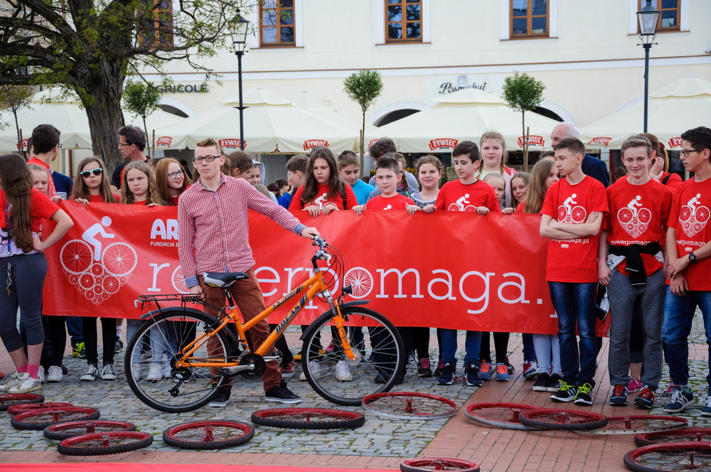 "Rower Pomaga". Fot. Piotr Dymiński