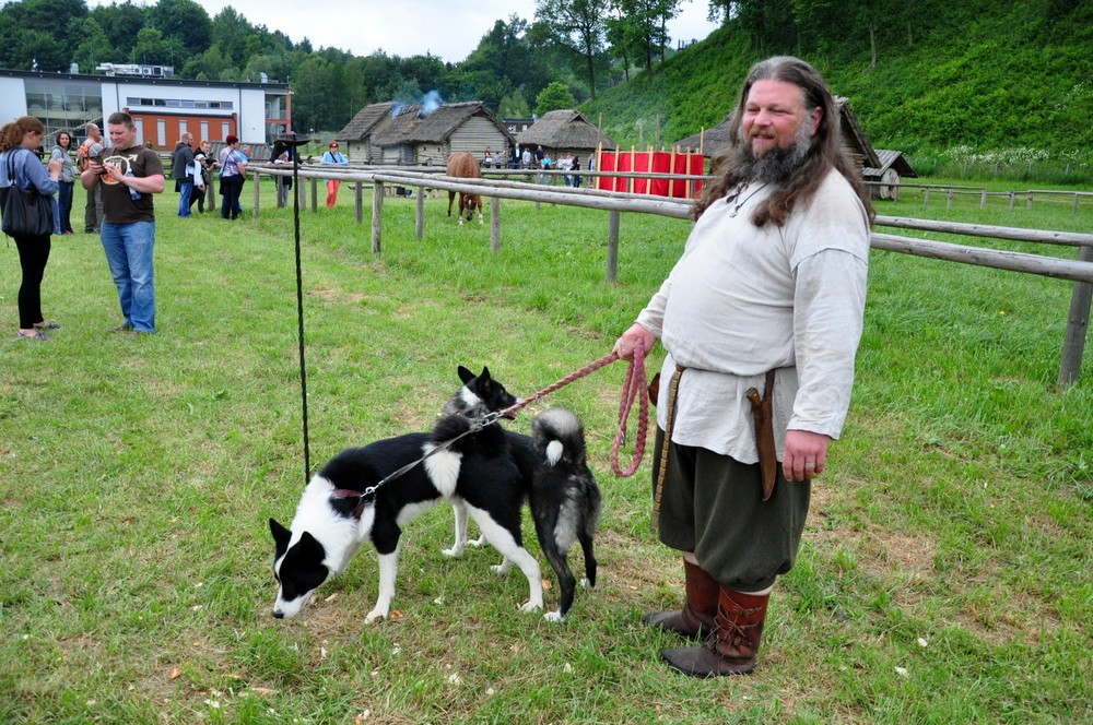 Starożytni Podróżnicy w Karpackiej Troi. Fot. Piotr Dymiński