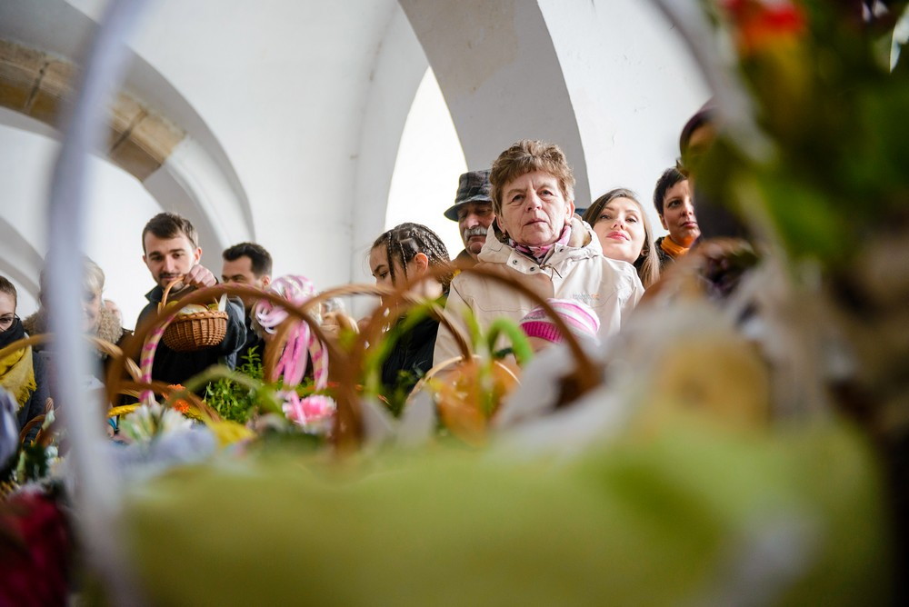 Święcenie pokarmów na rynku. Fot. Łukasz Jaracz