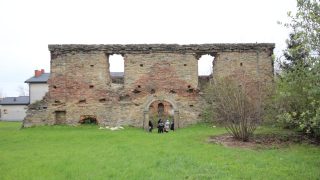 Dukla, ruiny synagogi, elewacja pd., stan na rok 2017. Fot. Barbara Potera
