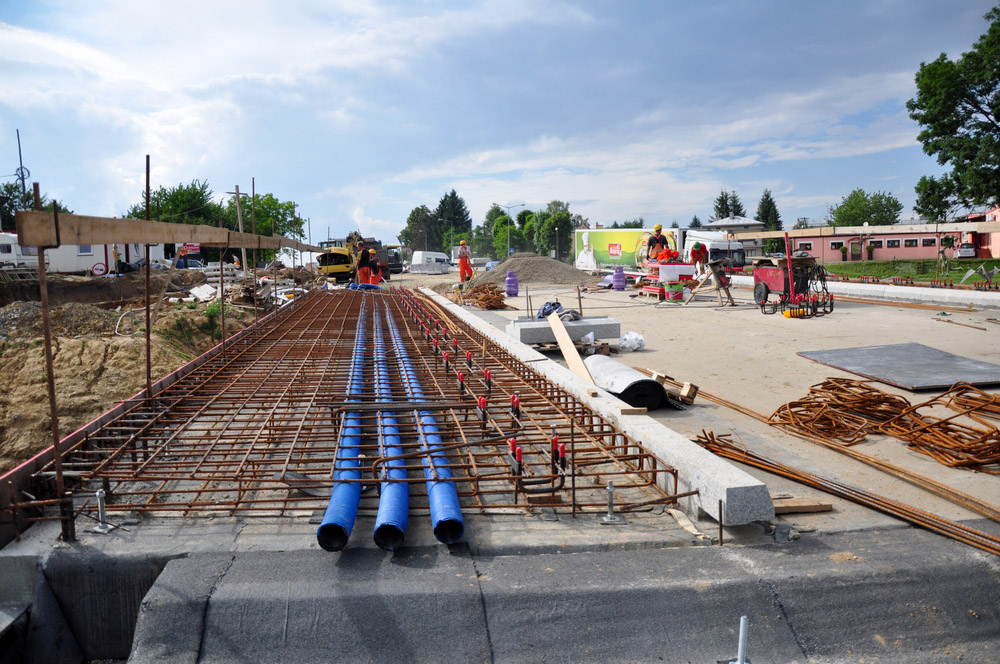 Niebawem pojedziemy połową wiaduktu. Fotorelacja z prac na DK28