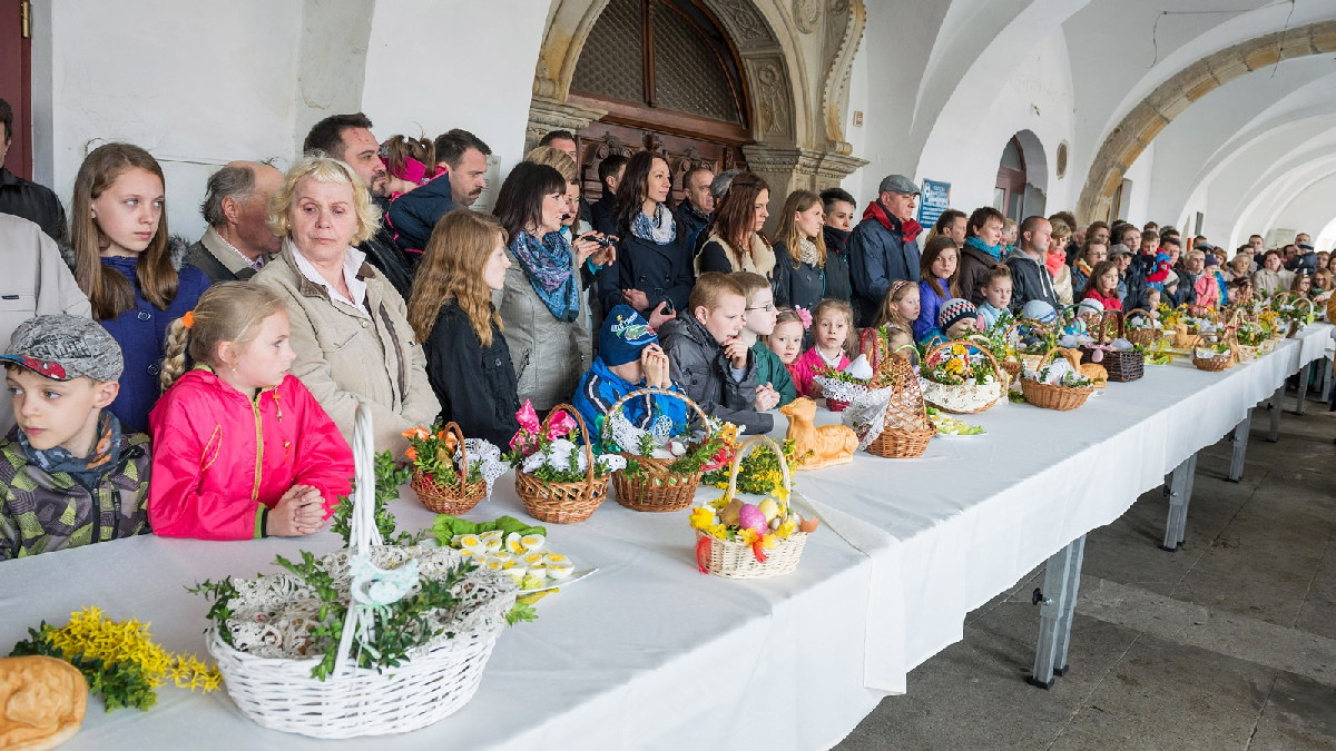 Wielka Sobota na krośnieńskim Rynku. Fot. Łukasz Jaracz