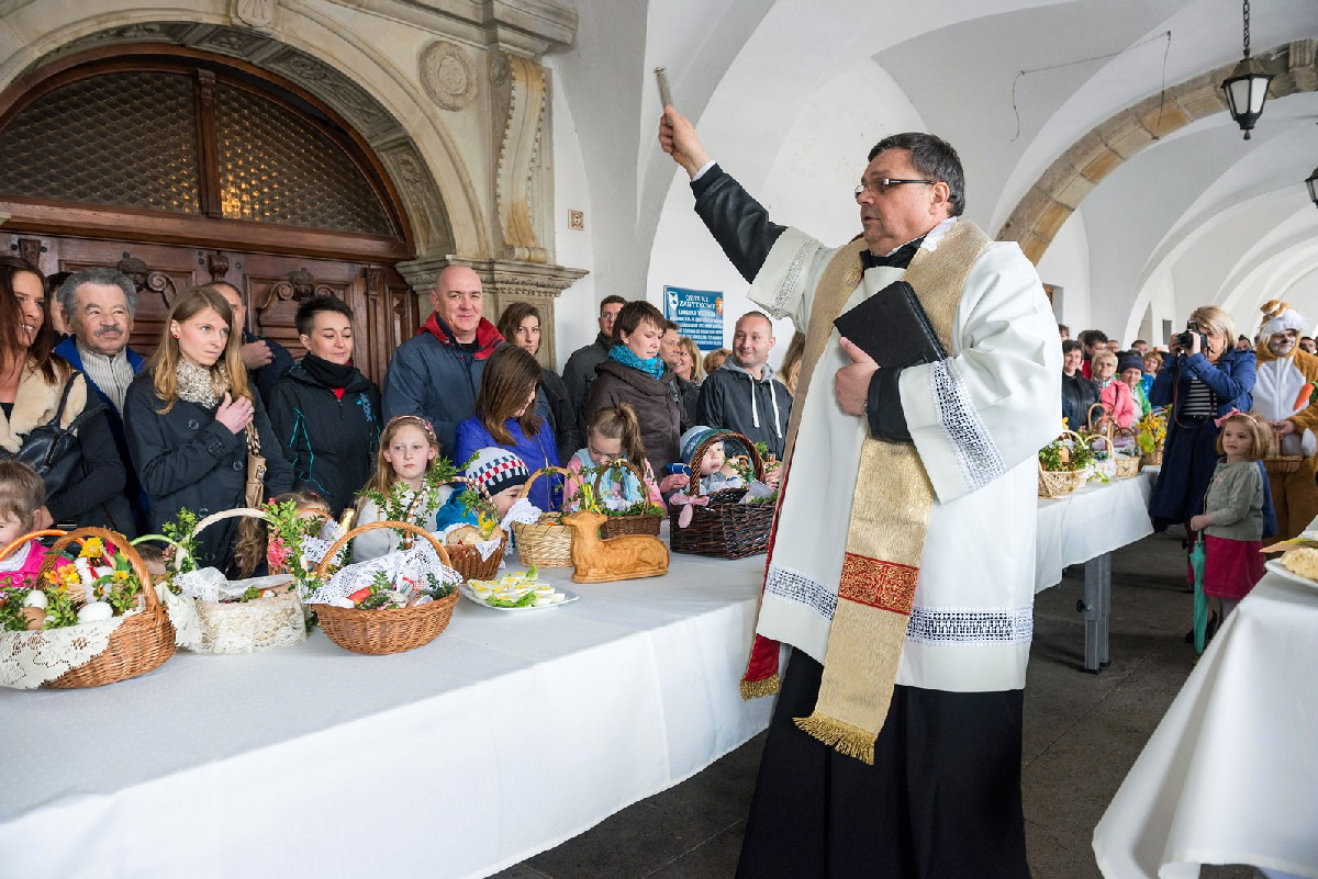 Wielka Sobota na krośnieńskim Rynku. Fot. Łukasz Jaracz