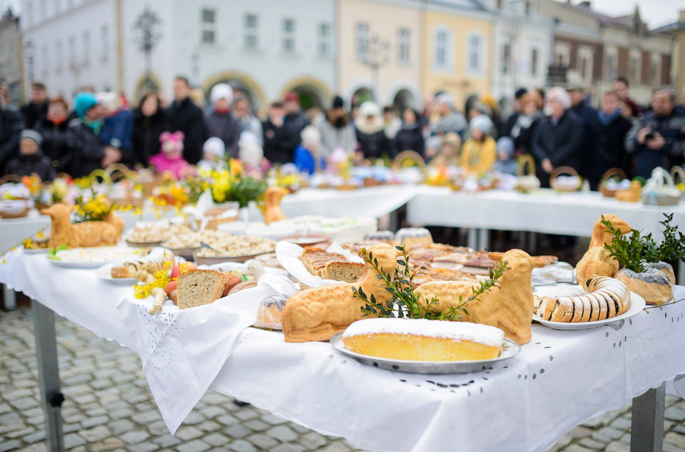 Wielkanocne święcenie pokarmów na Rynku
