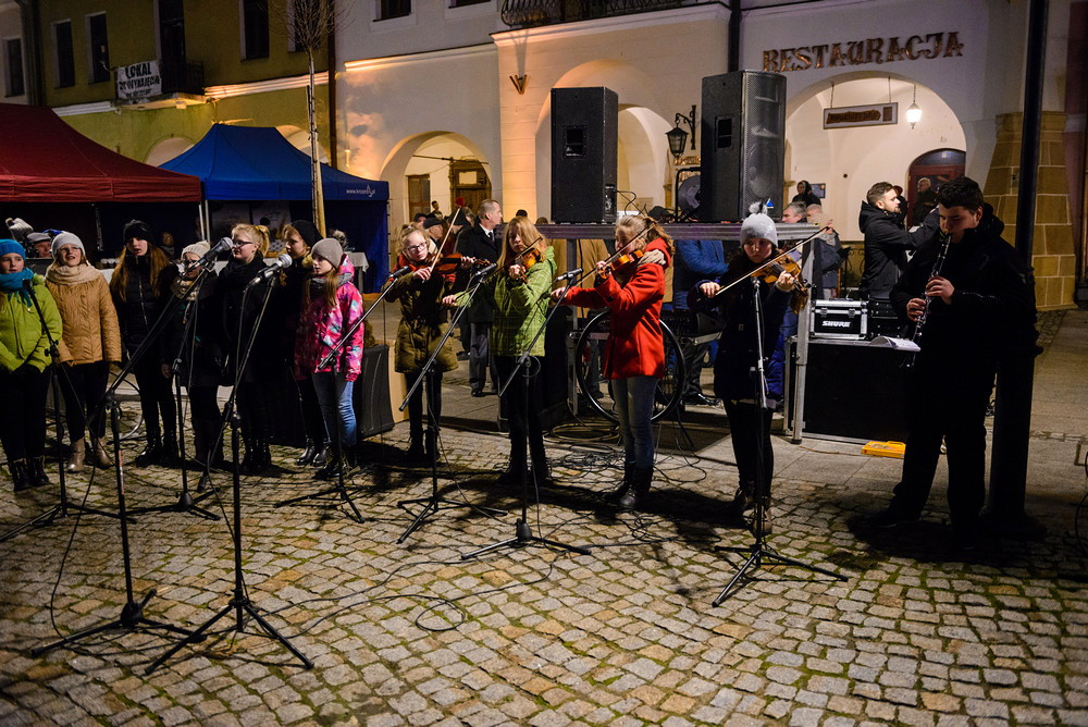 Bez śniegu, ale świątecznie. Wigilia na Rynku