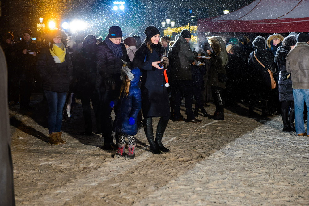 Wigilia 2016 na Rynku w Krośnie. Fot. Łukasz Jaracz