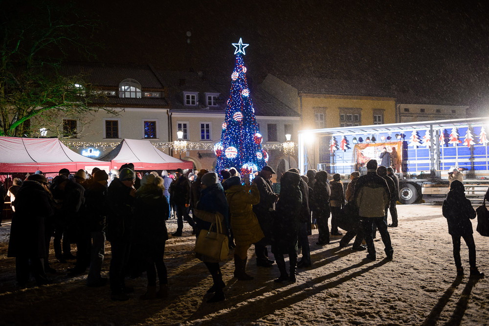 Wigilia 2016 na Rynku w Krośnie. Fot. Łukasz Jaracz