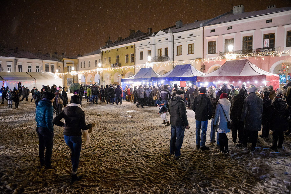 Wigilia 2016 na Rynku w Krośnie. Fot. Łukasz Jaracz