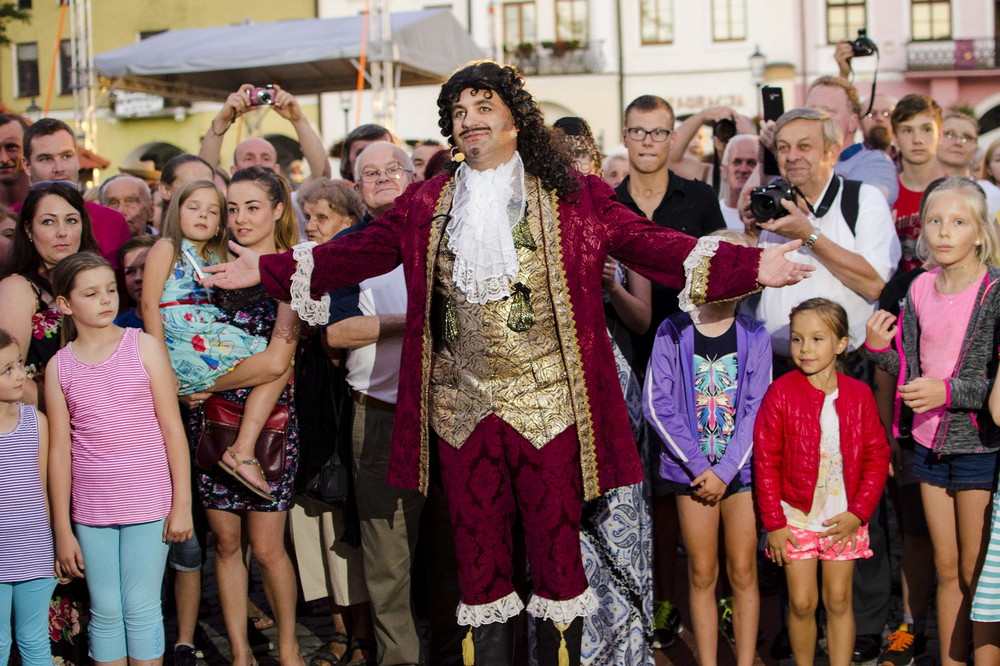 Jan Kazimierz przybywa do Krosna. Fot. Karol Słomka