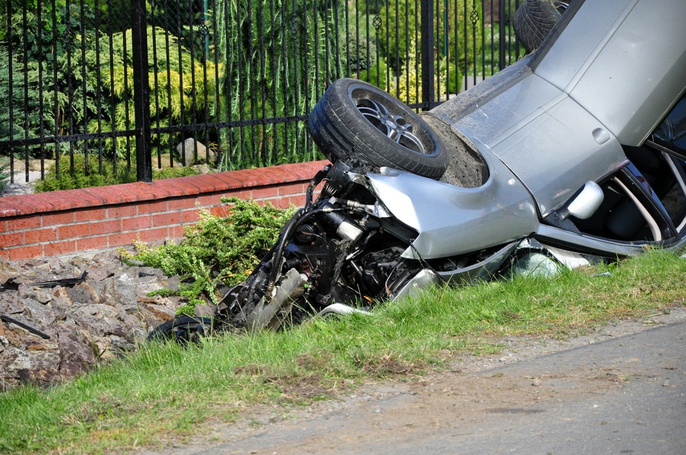 Dachowanie w Bratkówce. Jedna osoba ranna