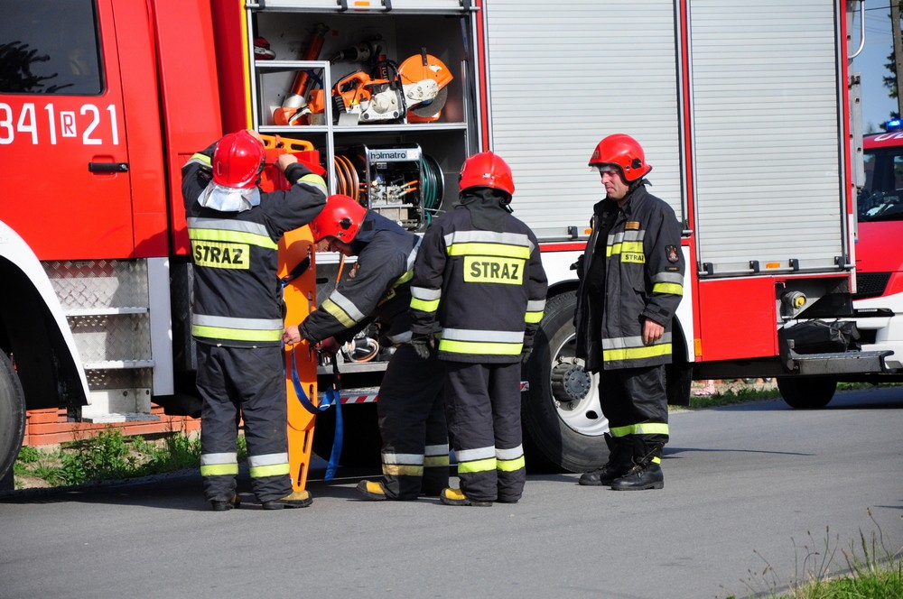Dachowanie w Bratkówce. Jedna osoba ranna