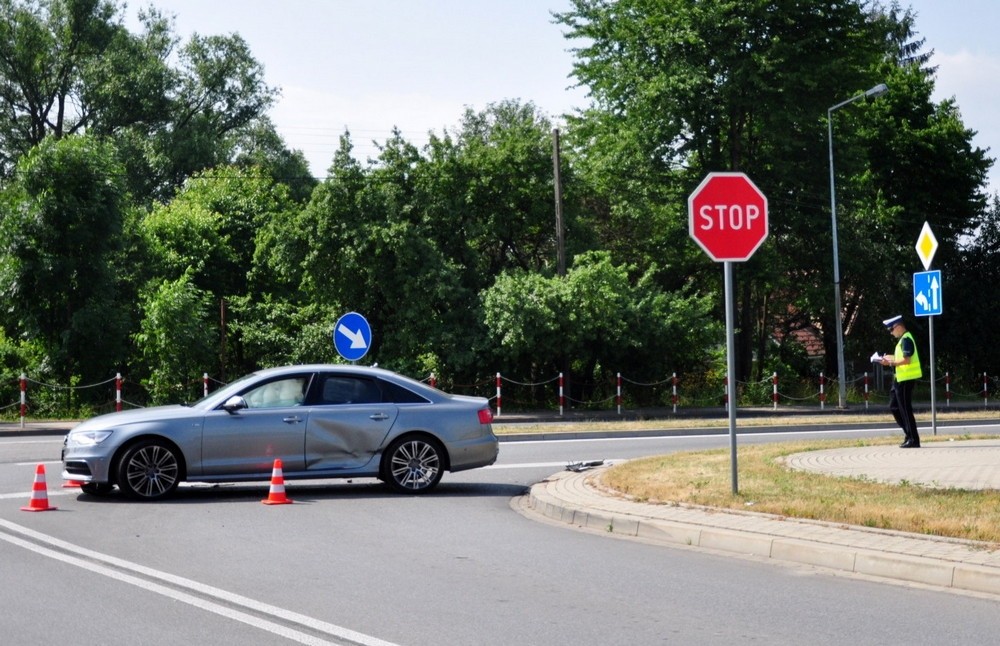 Trzy samochody zderzyły się pod szpitalem. Fot. Piotr Dymiński