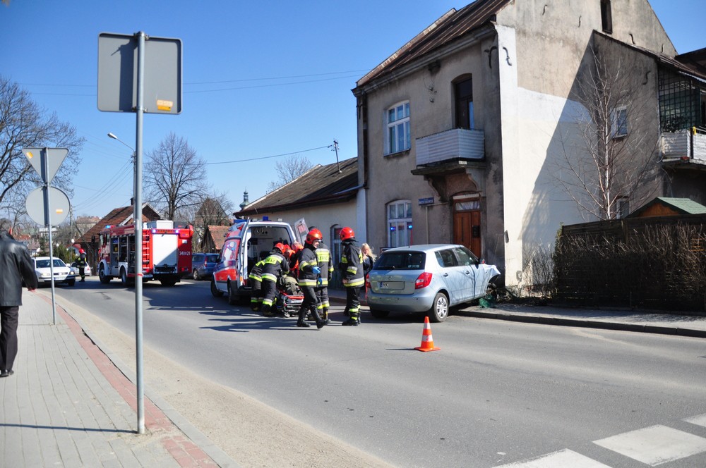 Wypadek przy Łukasiewicza. Skoda wjechała w dom