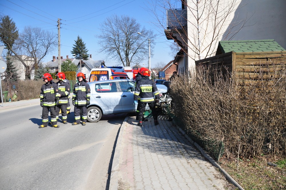 Wypadek przy Łukasiewicza. Skoda wjechała w dom