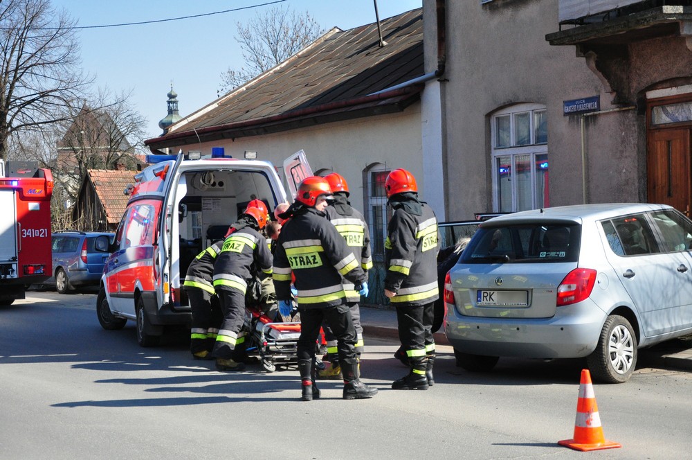 Wypadek przy Łukasiewicza. Skoda wjechała w dom