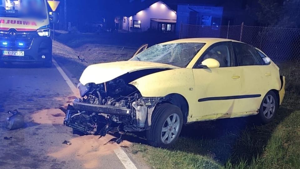 Wypadek w Bliznem. Za kierownicą Seata 17-latek bez uprawnień.