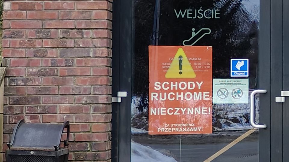 Awaria w krośnieńskim CDS. Schody ruchome wyłączone z użytku na miesiąc