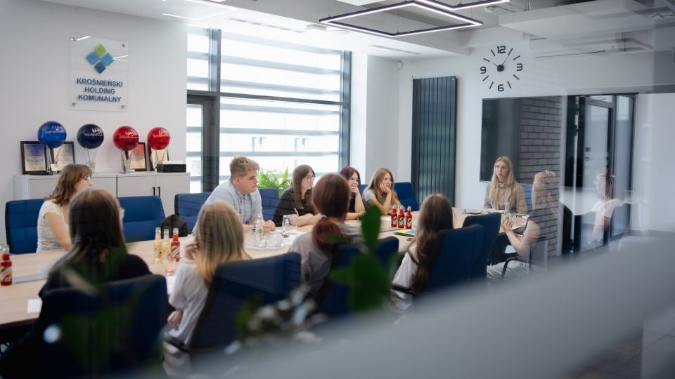 Młodzież z Krosna bada segregację odpadów. Projekt „Ecoality” z udziałem Krośnieńskiego Holdingu Komunalnego