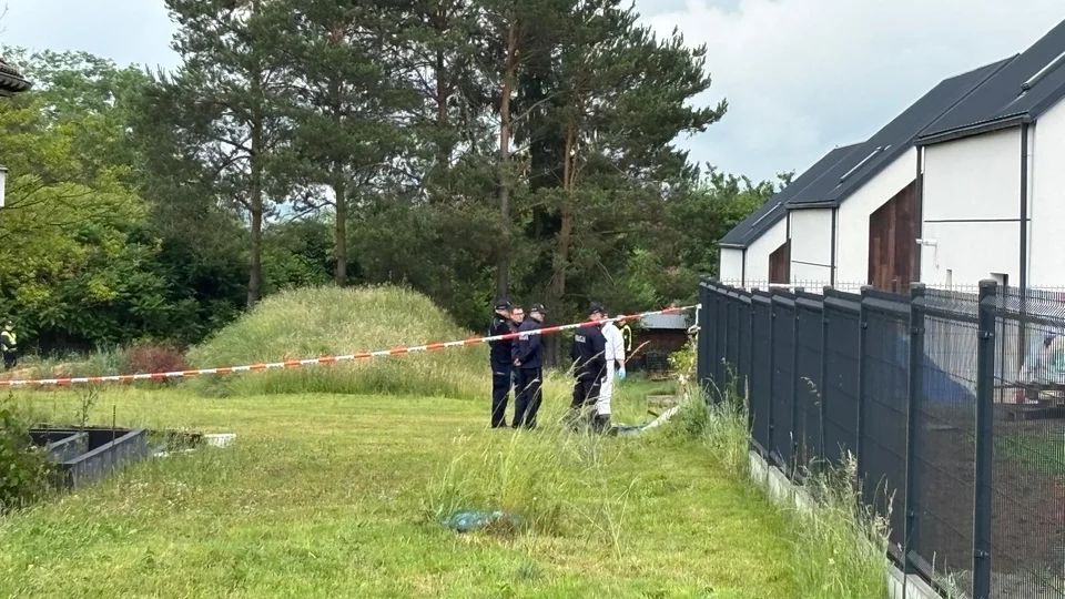 Mroczne odkrycie na prywatnej posesji w Lutoryżu. Odnaleziono szczątki ludzkich płodów i odpady medyczne