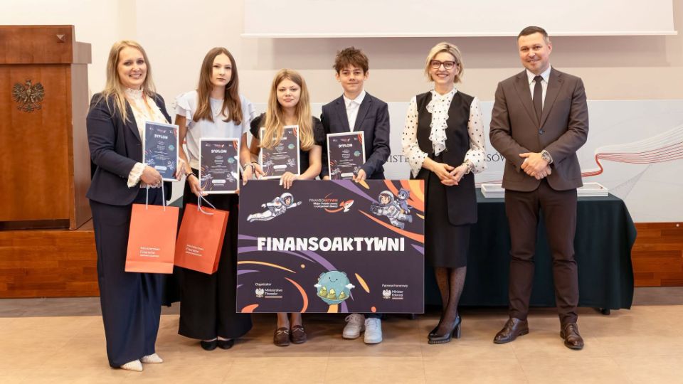 Uczniowie z Dobieszyna laureatami ogólnopolskiego konkursu Ministerstwa Finansów.