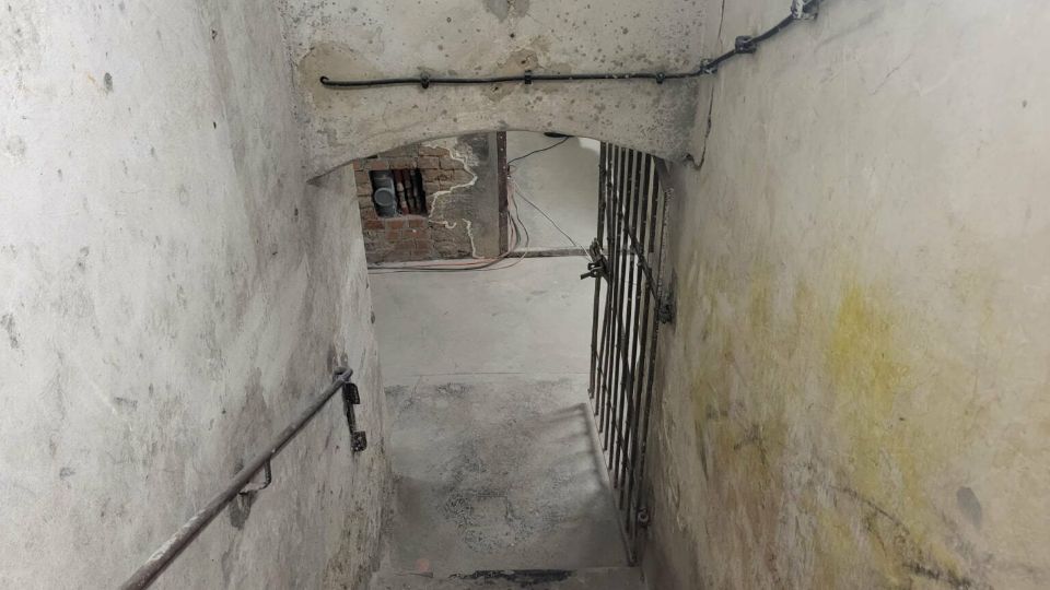 Zejdź do podziemi historii. Dawny areszt przy Portiusa 4 otwiera piwnice dla zwiedzających