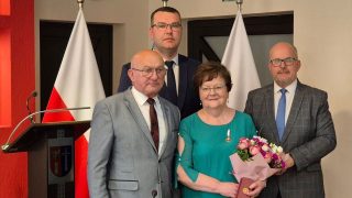 Wyjątkowe odznaczenie dla Teresy Drozd. Mieszkanka Rogów „Zasłużona dla Kultury Polskiej”