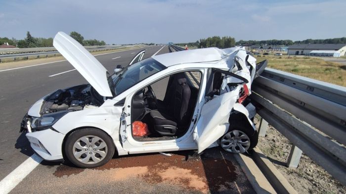 Groźne zderzenie na autostradzie A4. Dwie osoby w szpitalu
