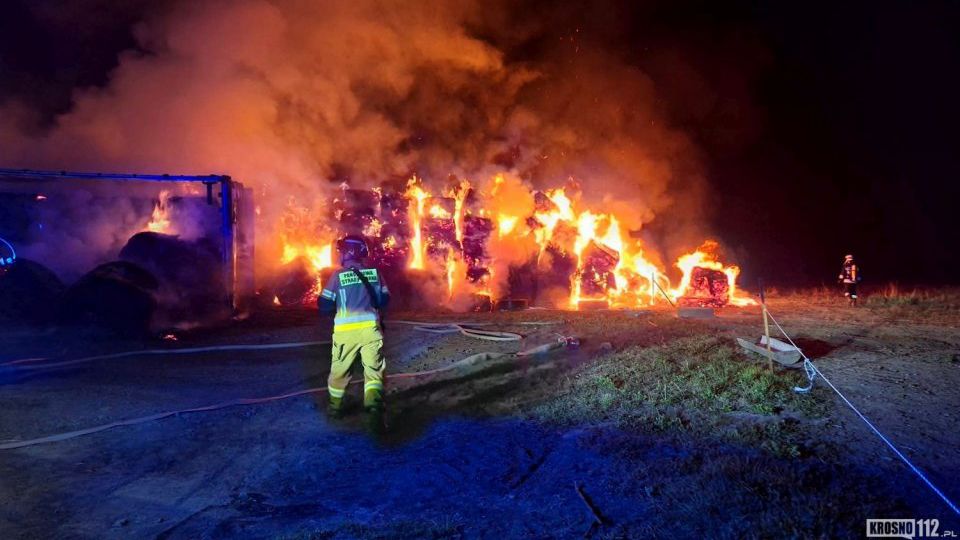 Nocna walka z ogniem w Targowiskach. Trwa pomoc dla poszkodowanych gospodarzy